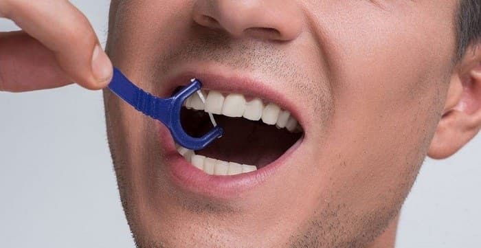 نخ دندان دسته دار چیست؟
