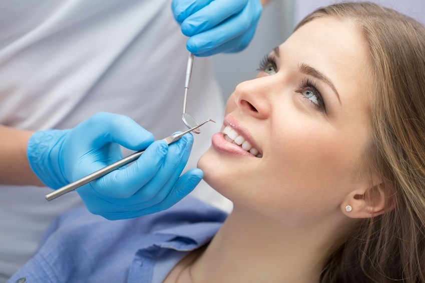 بررسی چگونگی اثر دندانپزشکی زیبایی بر دندان ها و زیبایی صورت